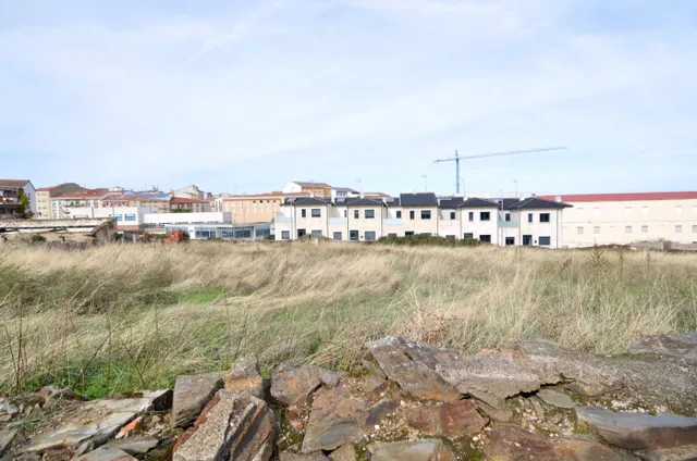 Urbis te ofrece una parcela urbana en venta en el centro de Guijuelo — 2
