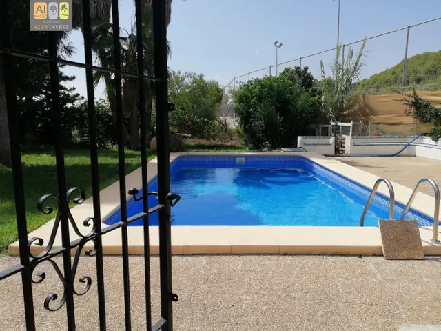 Dos adosados con terreno y piscina privada en Altea La vella — 7