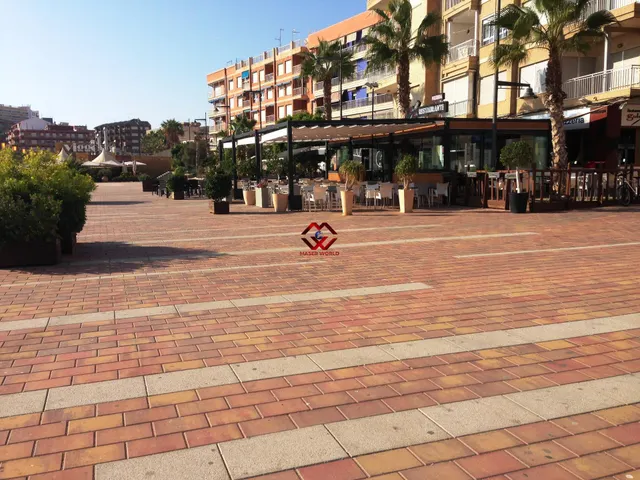 CENTRICO ATICO  A 40 METROS DEL MAR — 18