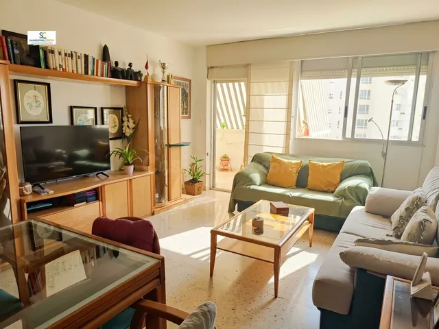FANTÁSTICO PISO EN VENTA EN LA ZONA CABO HUERTAS DE LA PLAYA - foto 3