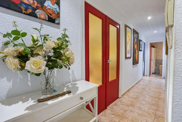 Amplio apartamento de 4 dormitorios a pocos pasos de la Playa del Acequión, Torrevieja — 14