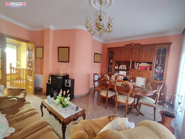AMPLIA CASA DE 165 METROS DE PARCELA CON PATIO, GARAJE Y DOR - foto 4