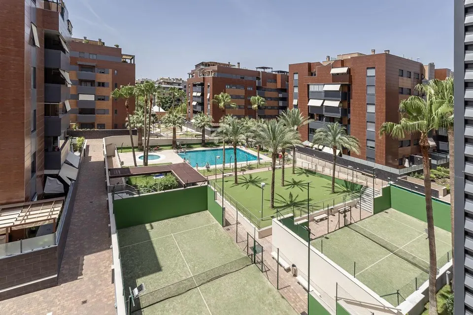 Exclusiva vivienda en Residencial Parque Lagos