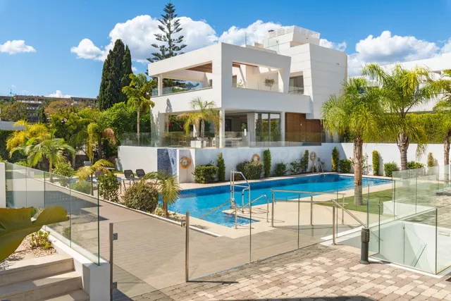 Villa de 4 dormitorios y 3 baños cerca de la playa. San Pedr