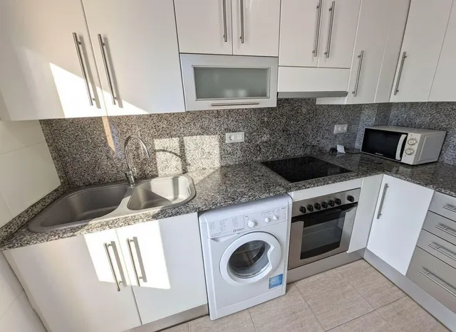 Apartamento todo exterior con parking y trastero. — 15