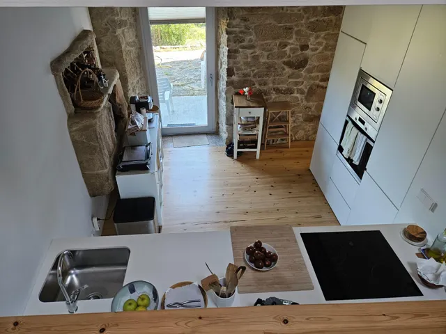 CONJUNTO ARQUITECTÓNICO REFORMADO EN PLENA RIA DE MUROS CON VARIOS PREMIOS DE ARQUITECTURA — 34