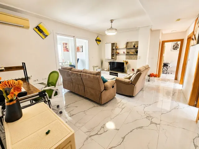 Amplio apartamento de 3 dormitorios con dos terrazas privada - foto 3