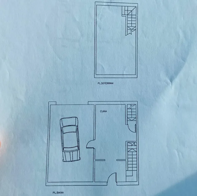 Gran casa de pueblo a dos calles en el centro — 45