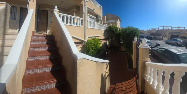 ESTUPENDA VIVIENDA EN PLANTA BAJA CON PISCINA COMUNITARIA — 29