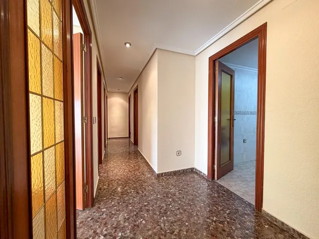 Piso de 4 habitaciones en alquiler en barrio Beteró — 19