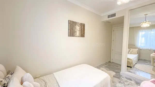 Piso reformado en La Dama de Noche, junto a Puerto Banús, Marbella — 26