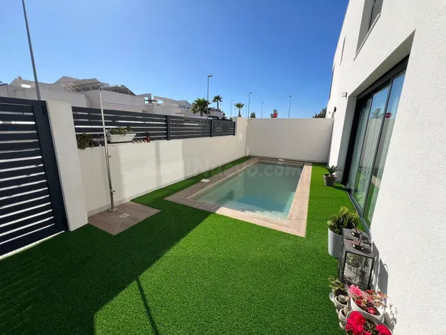 Villa 2 habitaciones 110m² en venta - Pueblo 4