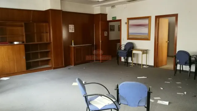OCASION! SE ALQUILA GRAN ENTREPLANTA CON DIVERSOS DESPACHOS Y OFICINAS, EN EL CORAZON DE ALBACETE — 7