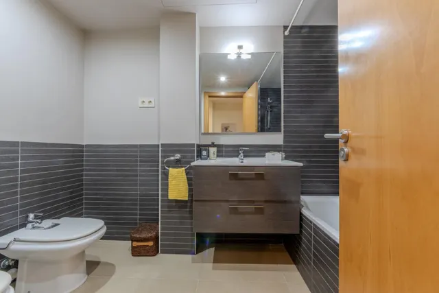 Vivienda construida en 2009, ubicada en zona tranquila residencial de Els Pallaresos. — 13