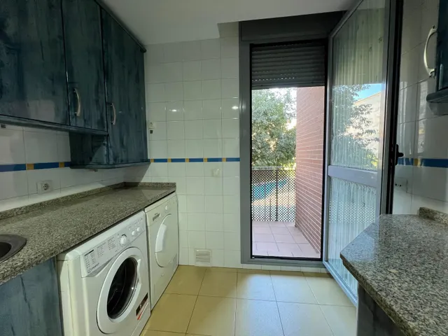 ¡Vivienda VPO de 4 dormitorios y 2 baños con piscina, terraza y garaje, en Noreña! — 11