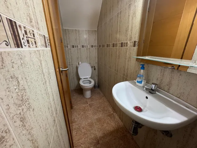 SE VENDE EXCELENTE LOCAL — 10