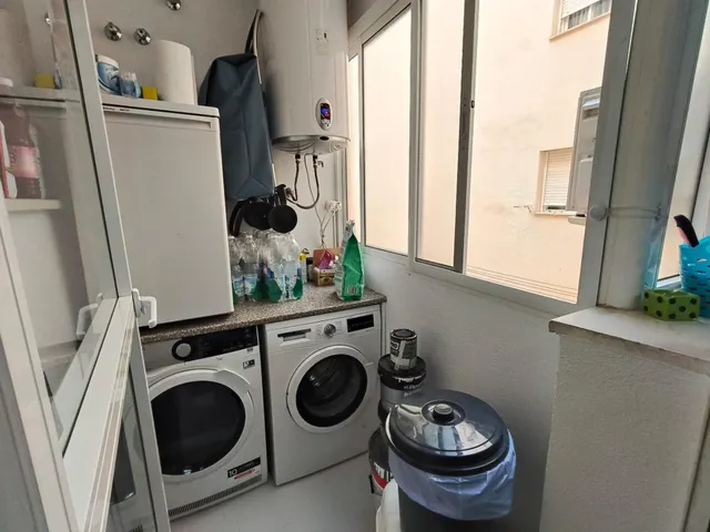 ¡Ideal para familias! Piso de 3 dormitorios con terraza, piscina y jardines en Torremolinos — 10