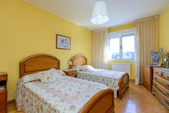 LUZ, CUATRO habitaciones ,TERRAZA Y TRASTERO EN UNA DE LAS MEJORES ZONAS DE OVIEDO — 21