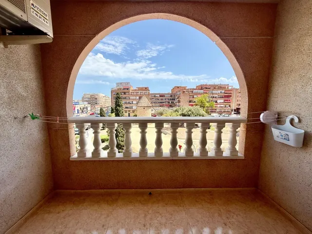 APARTAMENTO CON POSIBILIDAD DE OBTENER LICENCIA TURISTICA. 2 habitaciones + PISCINA — 6