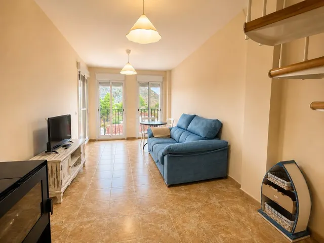 ¡DÚPLEX DE ENSUEÑO CON PISCINA Y BARBACOA EN VENTA EN TORÁS! - foto 3