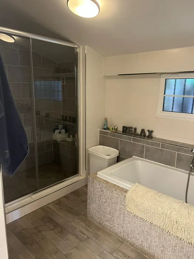 Impresionante chalet con casa invitados y cuadra privada más piscina — 2