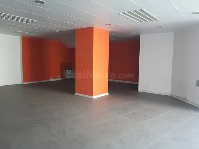 SE VENDE LOCAL COMERCIAL DE 200 METROS EN EL CENTRO DE SORIA - foto 2