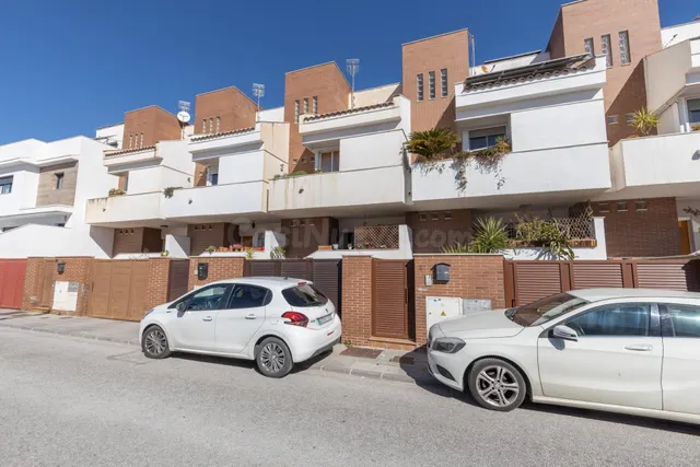 Casa Unifamiliar en Churriana de la Vega - foto 2