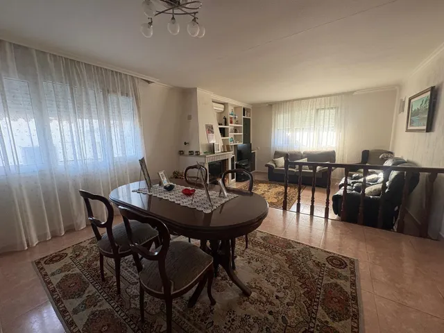Se vende chalet independiente en Algeciras, zona colonia san miguel. — 23