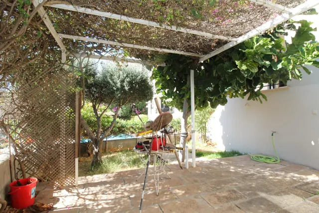PLANTA BAJA CON JARDIN , GARAJES, TRASTERO Y PISICINA COMUNITARIA JUNTO A MARIVENT — 7