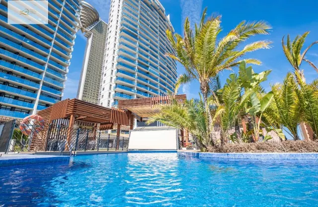 SE ALQUILA EL PISO EN SUNSET DRIVE CON VISTAS AL MAR EN PONI