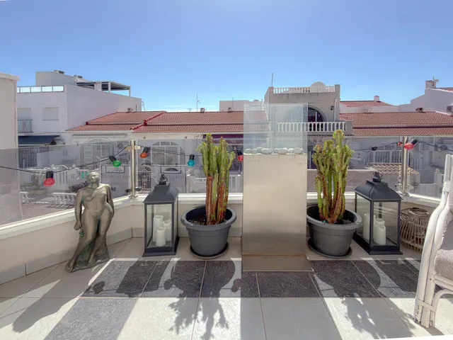 Exclusivo Adosado con excelente diseño y 2 amplias terrazas + solarium privado con vistas despejadas ( Sin gastos de comunidad ) — 36