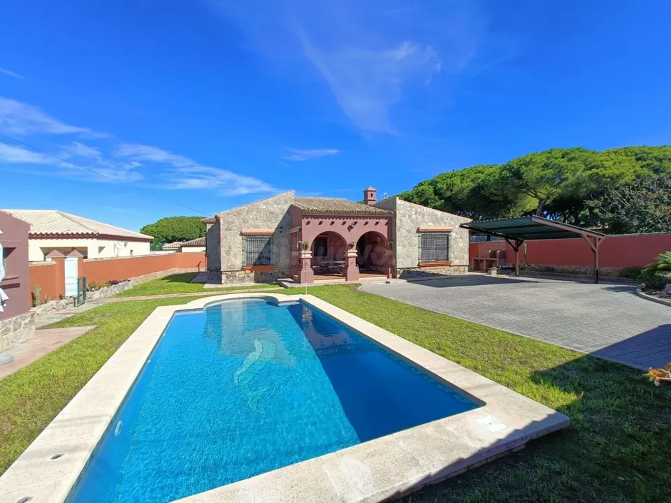 CHALET EN RANA VERDE