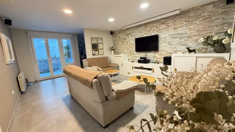 Piso de 195 m2 con 4 dormitorios, 2 baños y ascensor en el Bulevar de Gran Capitán!!!