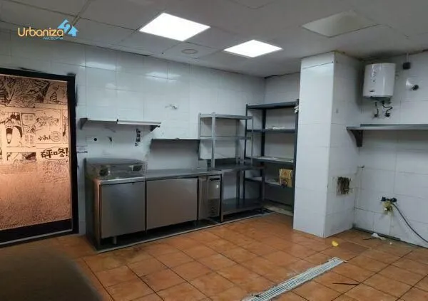 EXPECTACULAR LOCAL EN UNA DE LAS MEJORES AVENIDAS DE BADAJOZ PARA HACER REALIDAD ESE SUEÑO DE UN BUEN RESTAURANTE — 19