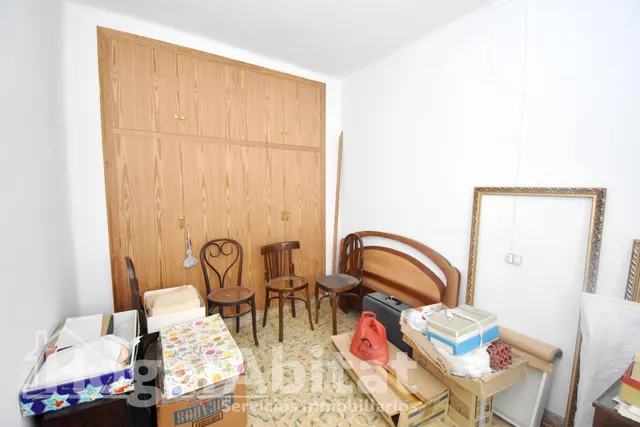 ¡Hazla a tu gusto! Gran casa para reformar con terraza y balcón, cerca del ayuntamiento — 35