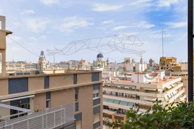 Piso a la venta junto a la plaza del ayuntamiento — 49