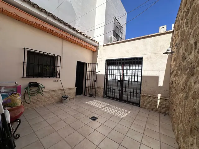 CASA EN LA PUEBLA DE CAZALLA — 16
