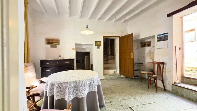 ¿Buscas espacio sin límites? 400 m2 de puro potencial en el corazón de Uleila. — 16