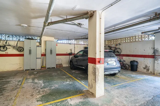 Amplio y luminoso piso de 4 habitaciones con dos plazas de parking en son ferrer — 25