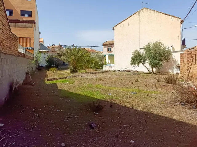 Magnifica parcela plurifamiliar en el centro de Churriana de - foto 2