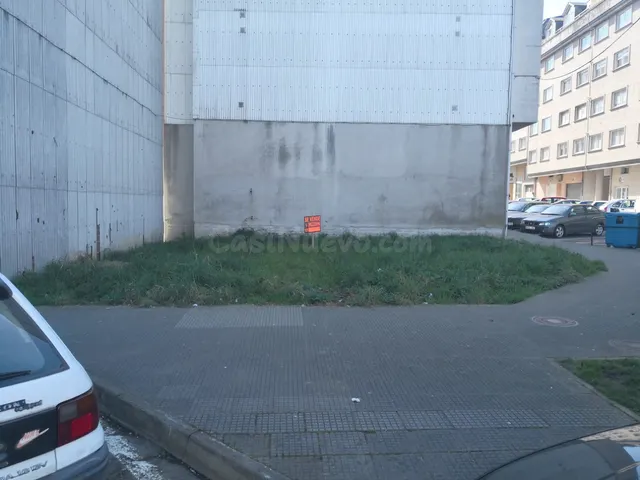 Solar en esquina frente al colegio Bergantiños - foto 3