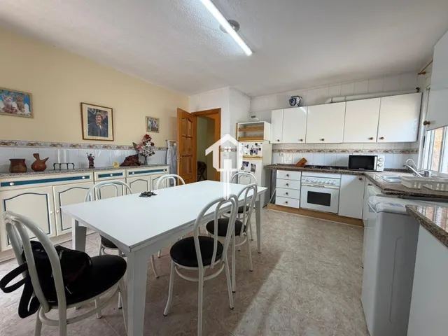 Casa independiente en moralet, Alicante. dos viviendas independientes, 3.700m2 de parcela, 5 habitaciones, 3 baños, piscina — 27