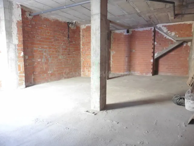 ESTUPENDO LOCAL EN NUEVE DE OCTUBRE — 2