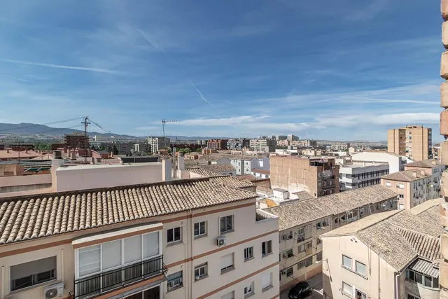 Calle Diamantino García — 12