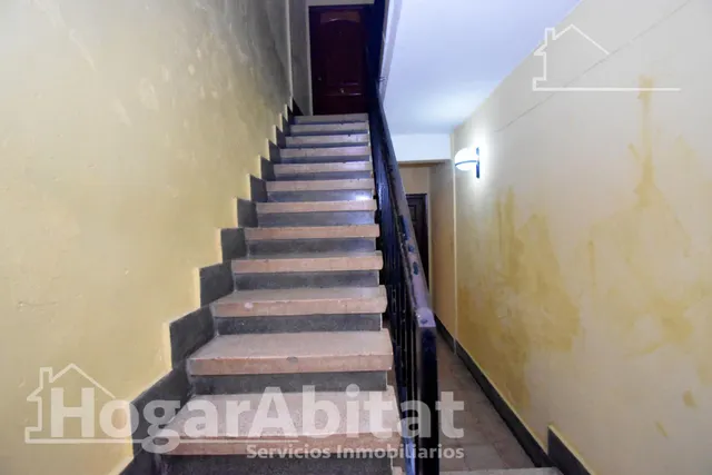 ¡oportunidad! bajo bonito, luminoso y reformado con patio, todo amueblado — 40