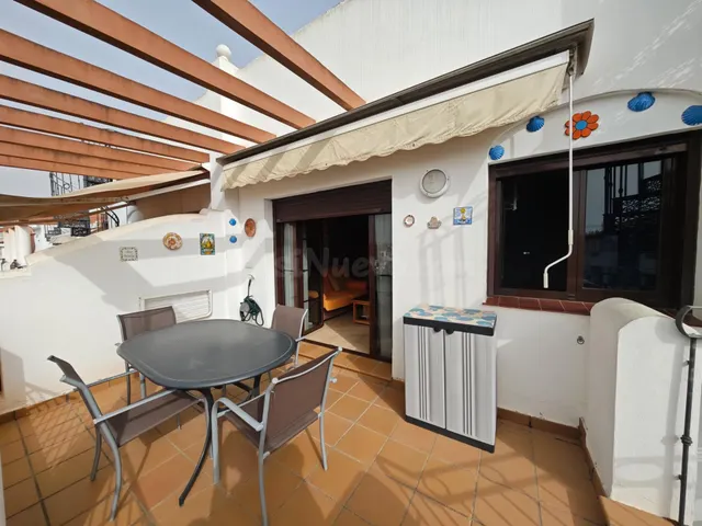 Apartamento de 2 dormitorios a 750 metros de la playa La Bar - foto 4