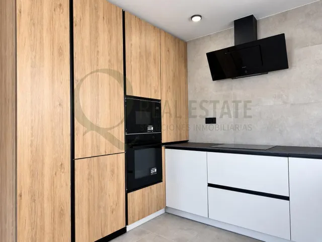 Chalet independiente con jardín y amplias terrazas en Lanuza, El Campello. — 8
