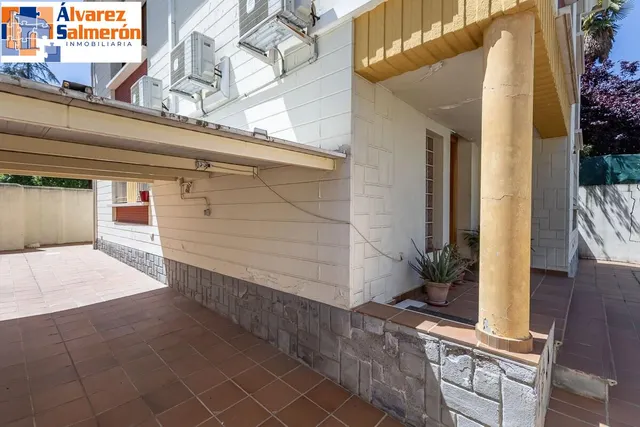Chalet Exclusivo en Camino Bajo de Huétor — 2