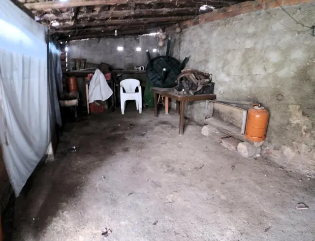 Casa con parcela en Valdeobispo — 11