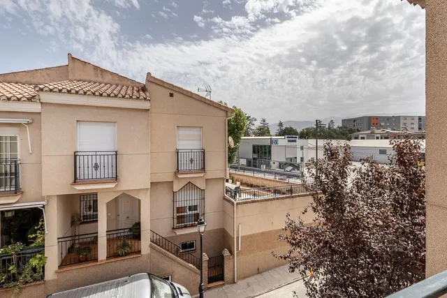 AMPLIA CASA DE 5 DORMITORIOS EN ALHENDÍN, GRANADA — 21